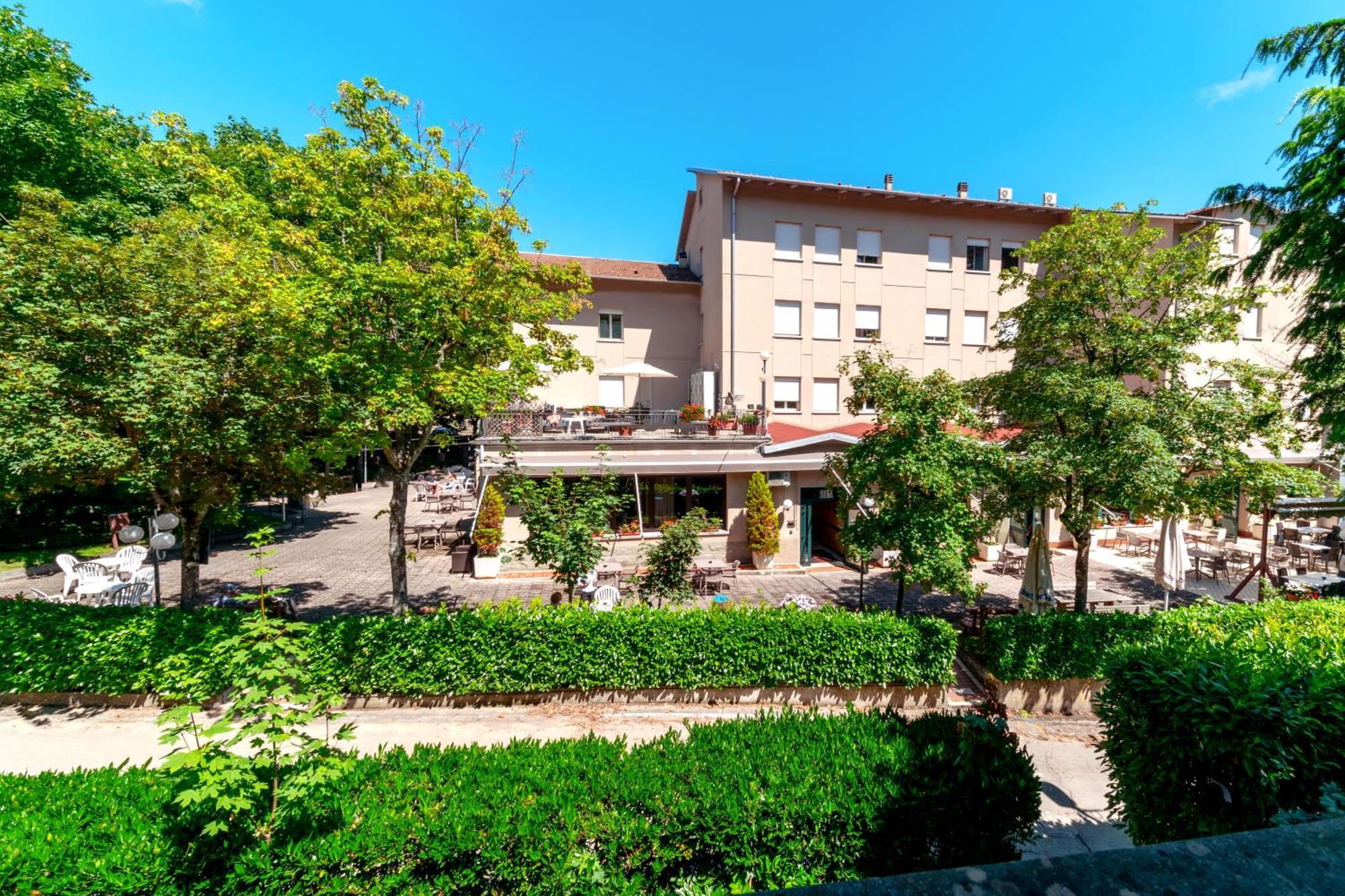 Hotel Falco D'Oro Tole Exteriér fotografie