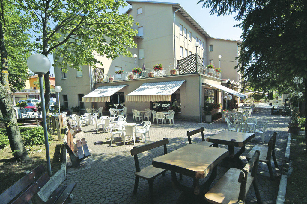 Hotel Falco D'Oro Tole Restaurace fotografie